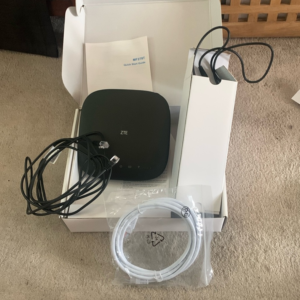 ZTE Smart hub, new in box with cords